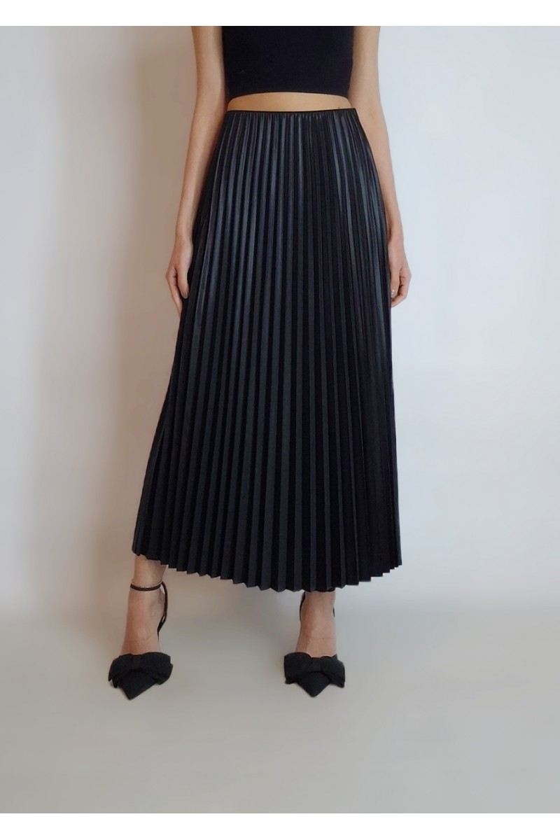 KADIN SİYAH DERİ GÖRÜNÜMLÜ ASTARSIZ PİLİSE ETEK YY101227