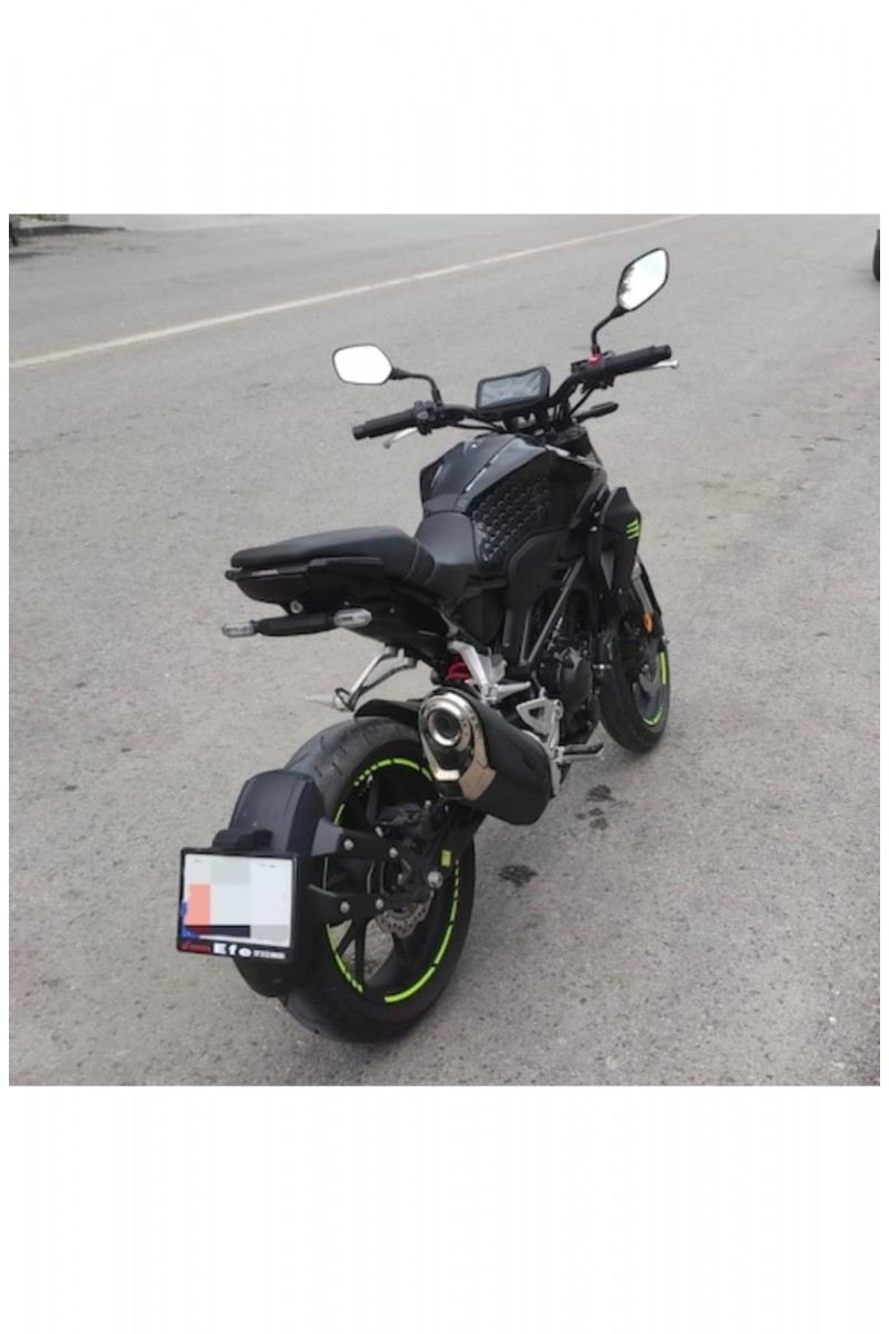 Honda CB250R Kısa Kuyruk ve Sıyırıcı Üzeri Işıklı Plakalık BB101001
